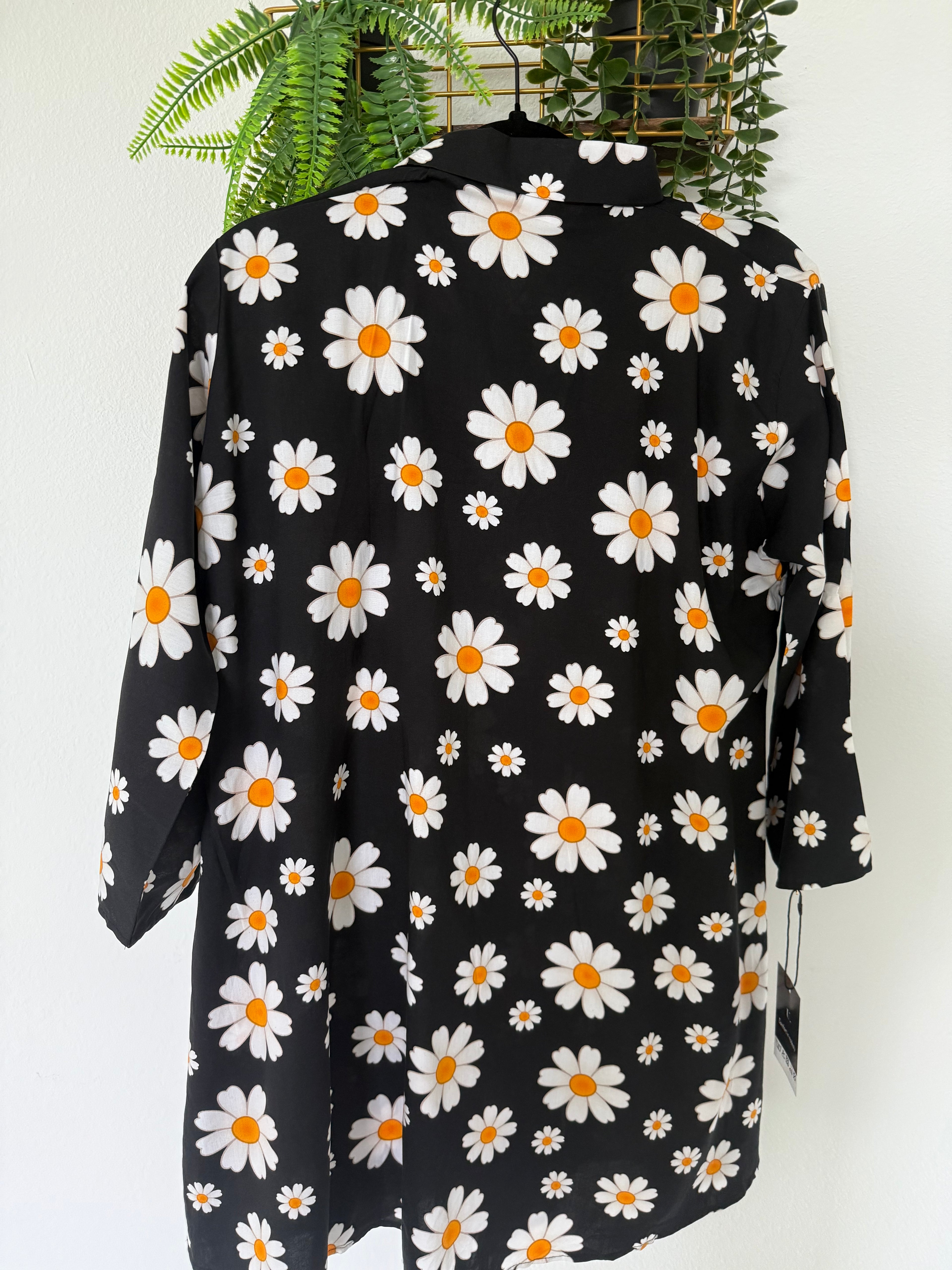 Black Daisy Floral Co-Ord Set – Casual Chic Two-Piece