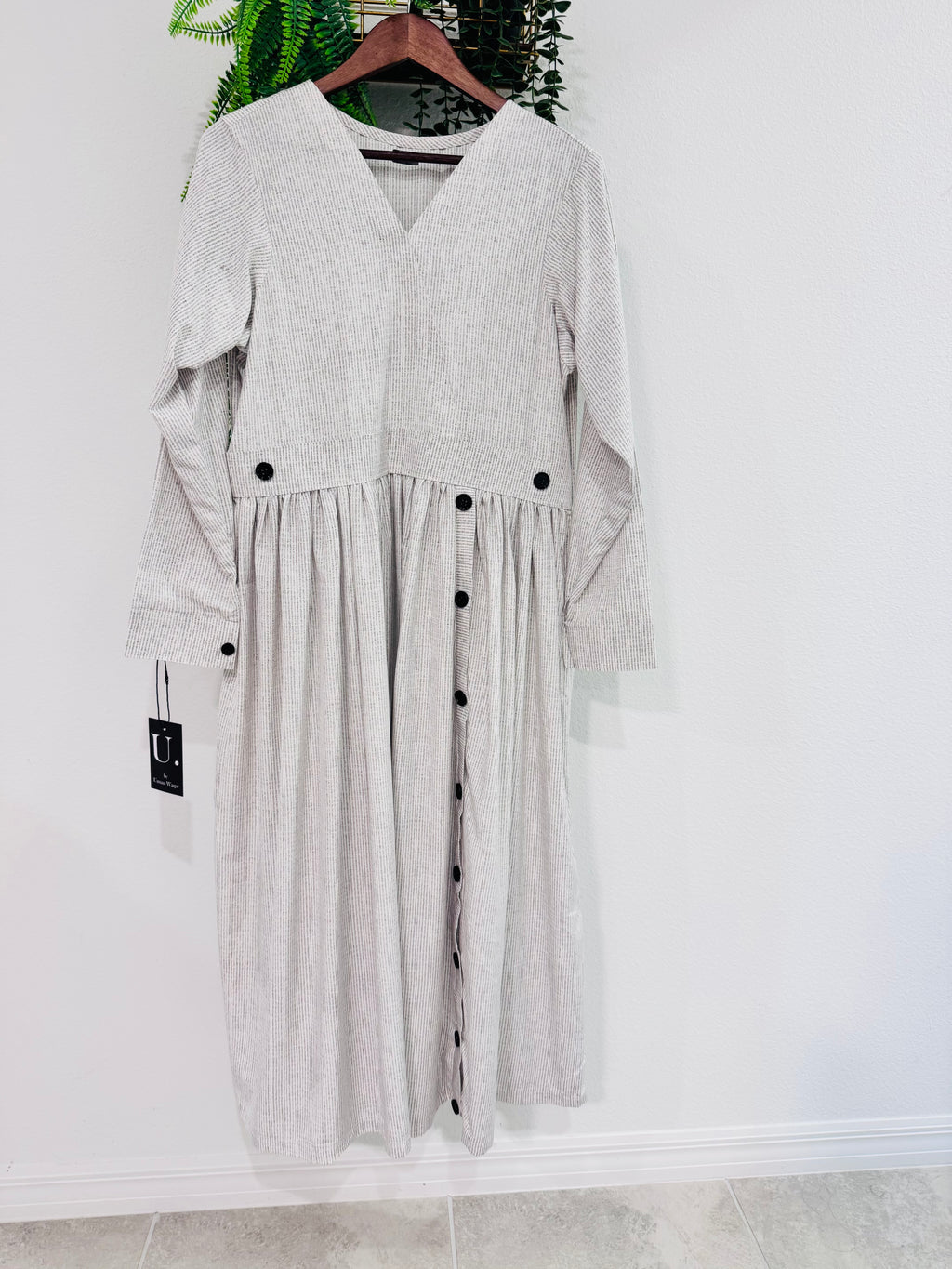 Elegant Button-Down Maxi Dress – Modest & Timeless Style