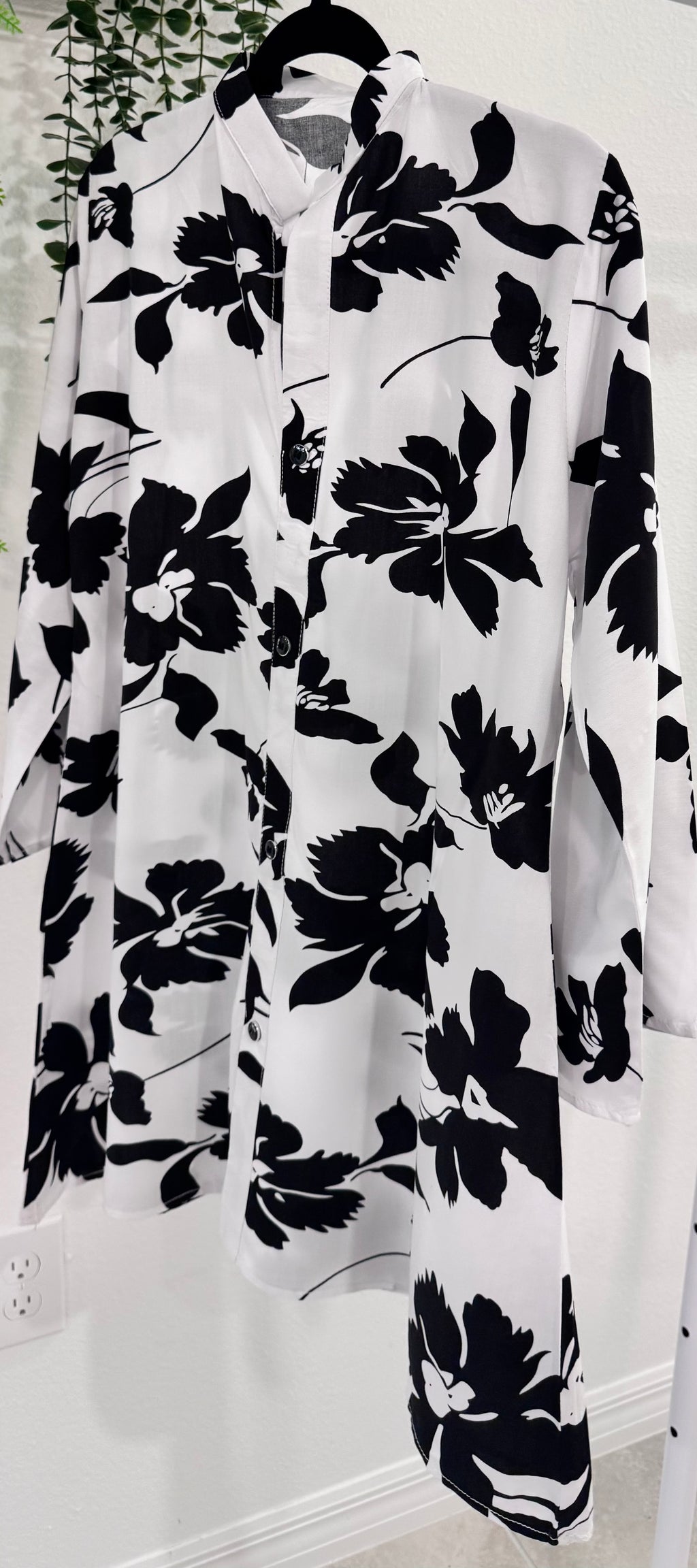 Black & White Floral Co-Ord Set – Elegant Two Piece Outfit