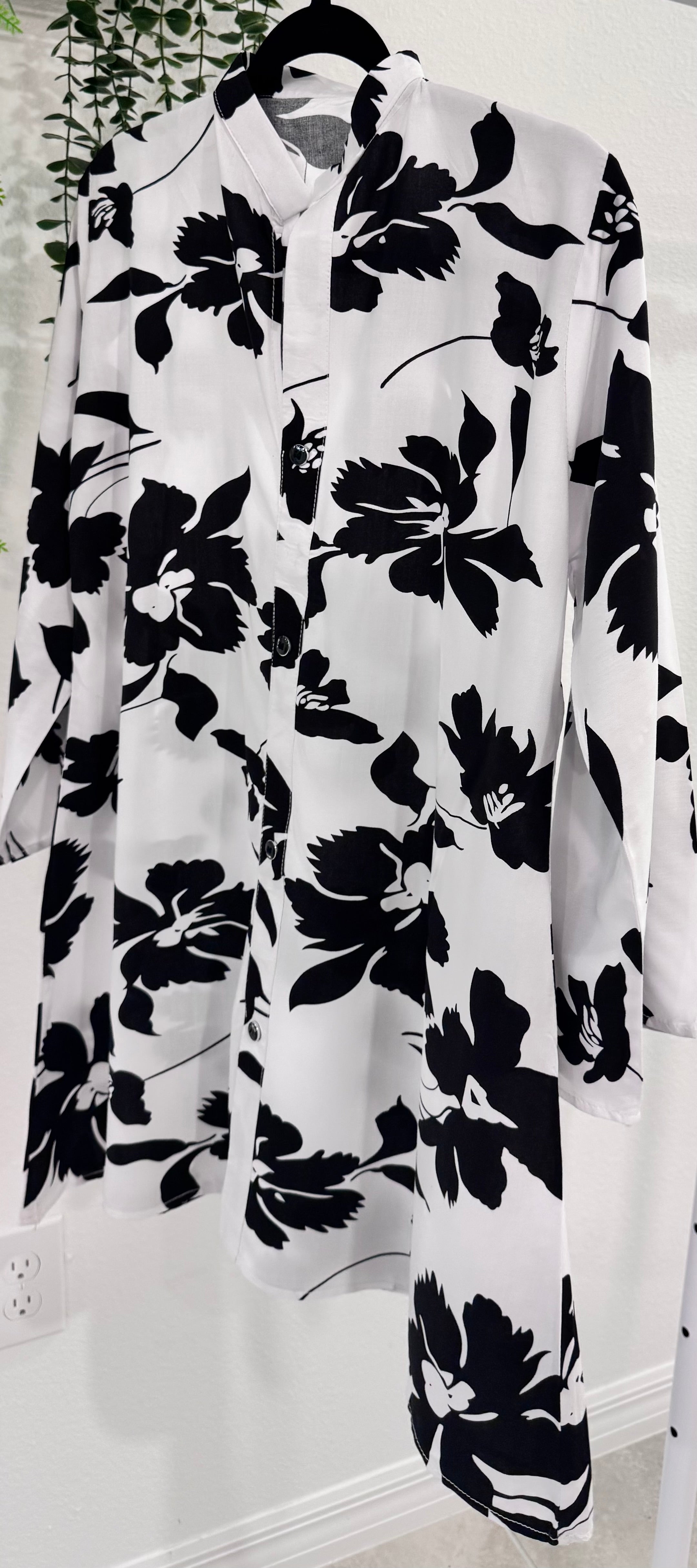 Black & White Floral Co-Ord Set – Elegant Two Piece Outfit