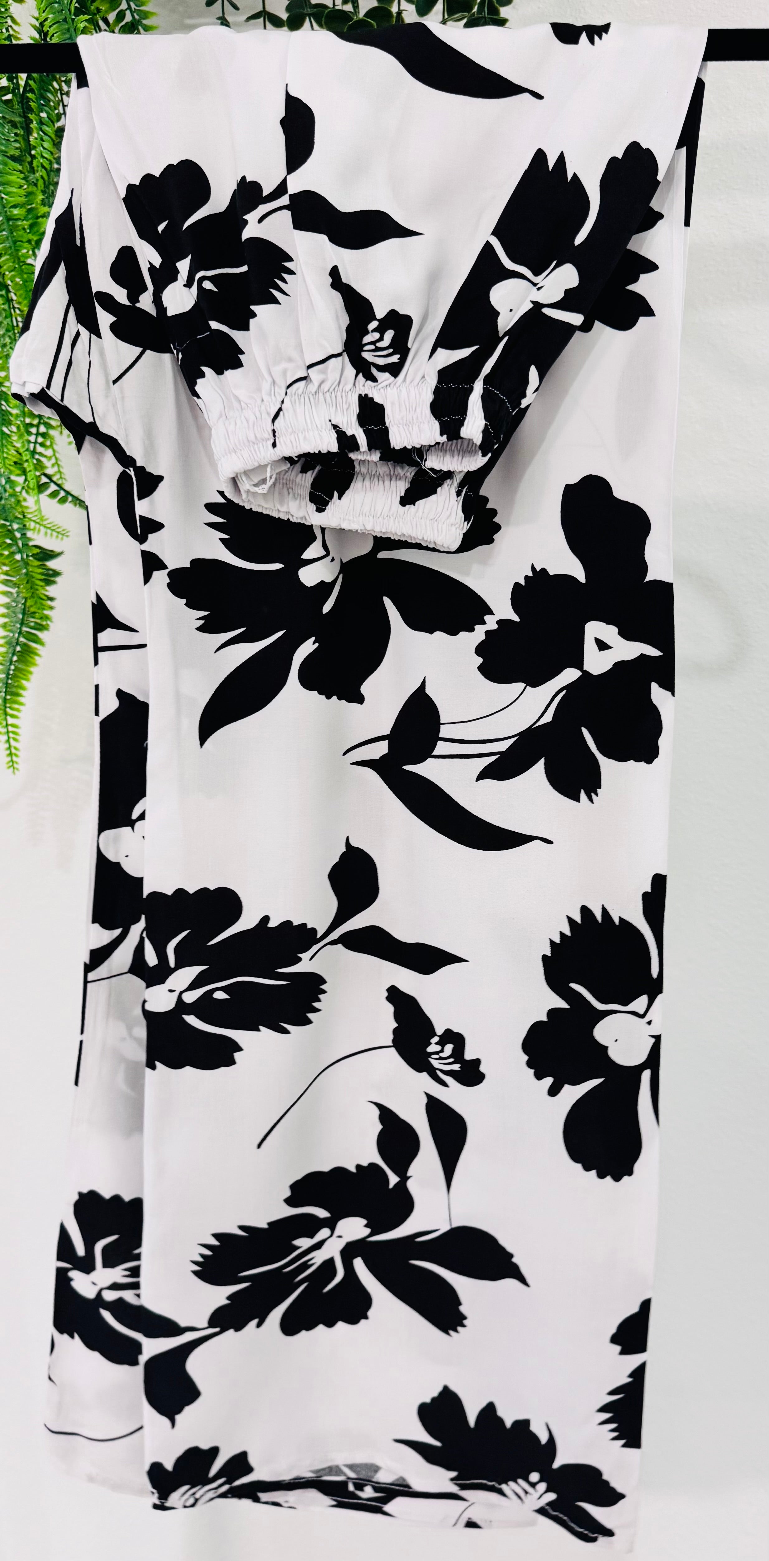 Black & White Floral Co-Ord Set – Elegant Two Piece Outfit