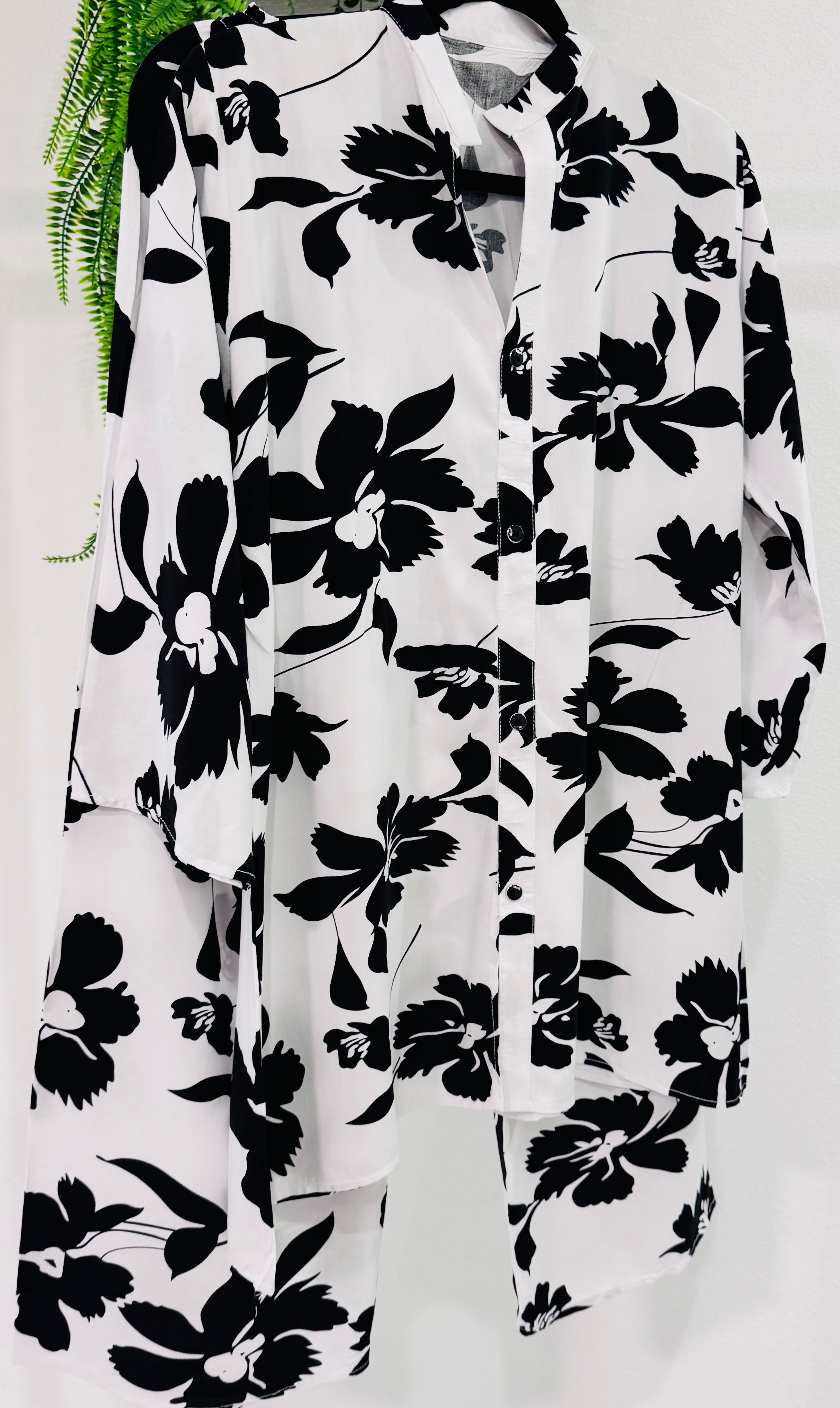 Black & White Floral Co-Ord Set – Elegant Two Piece Outfit