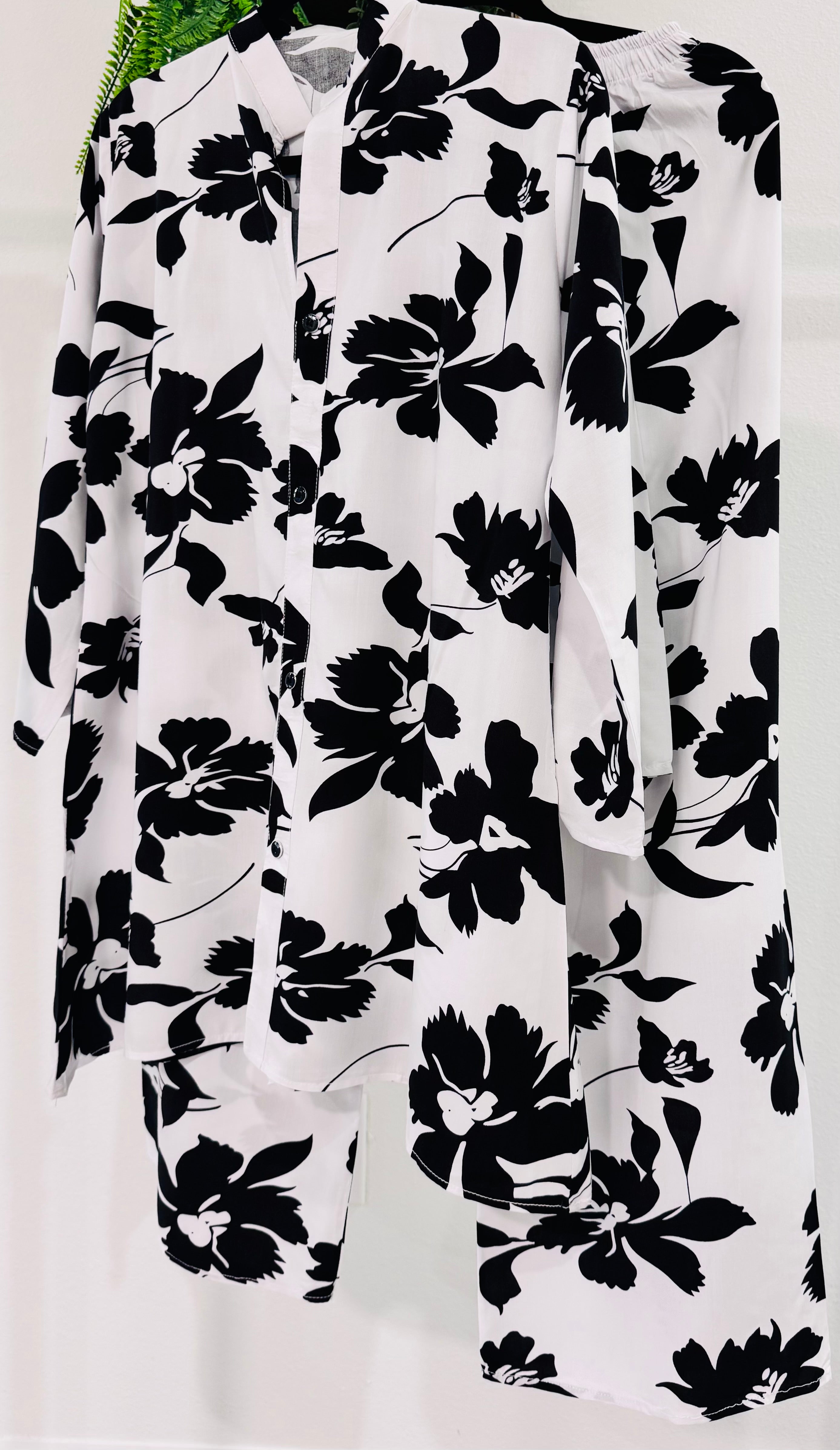 Black & White Floral Co-Ord Set – Elegant Two Piece Outfit