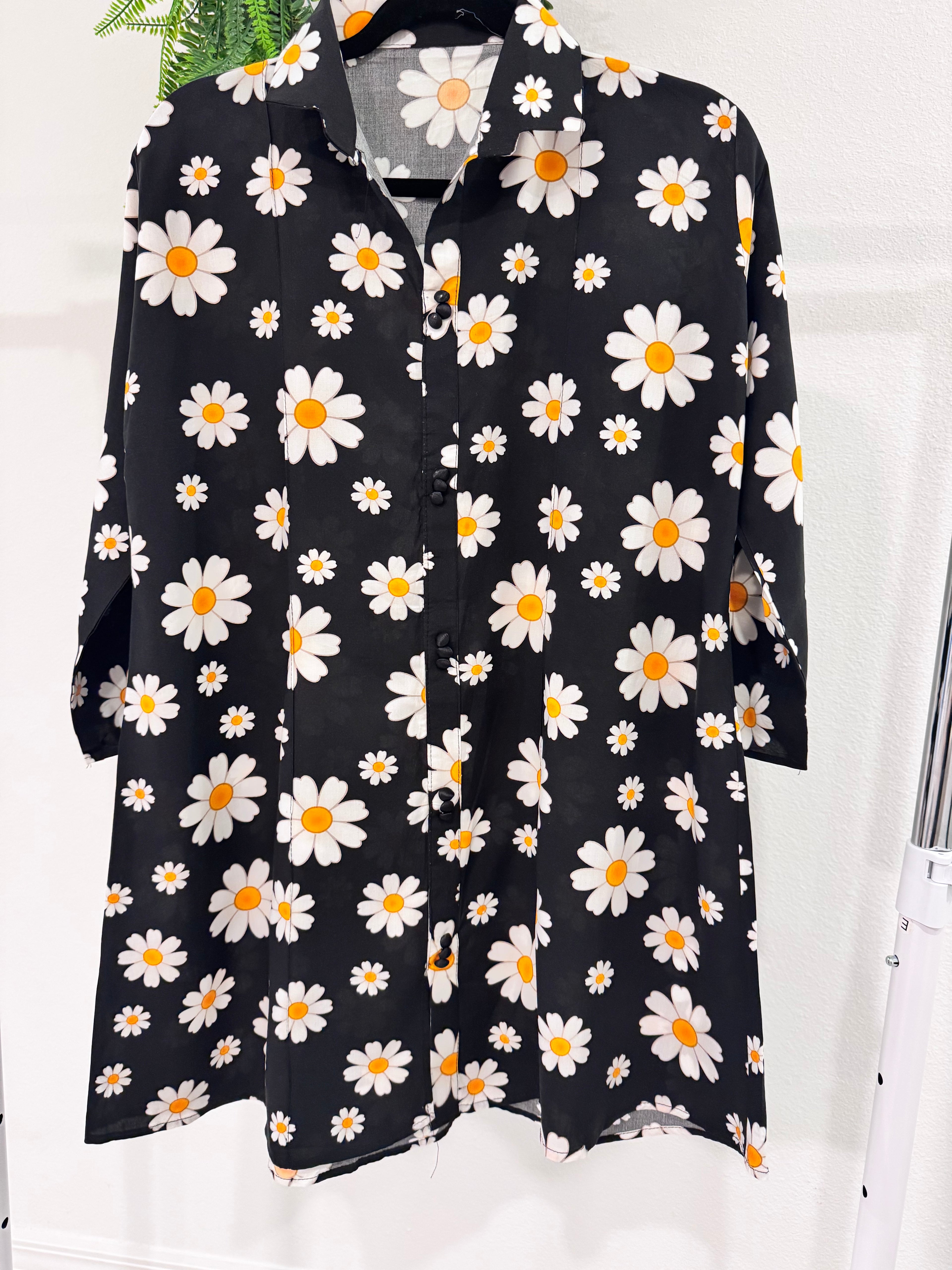 Black Daisy Floral Co-Ord Set – Casual Chic Two-Piece