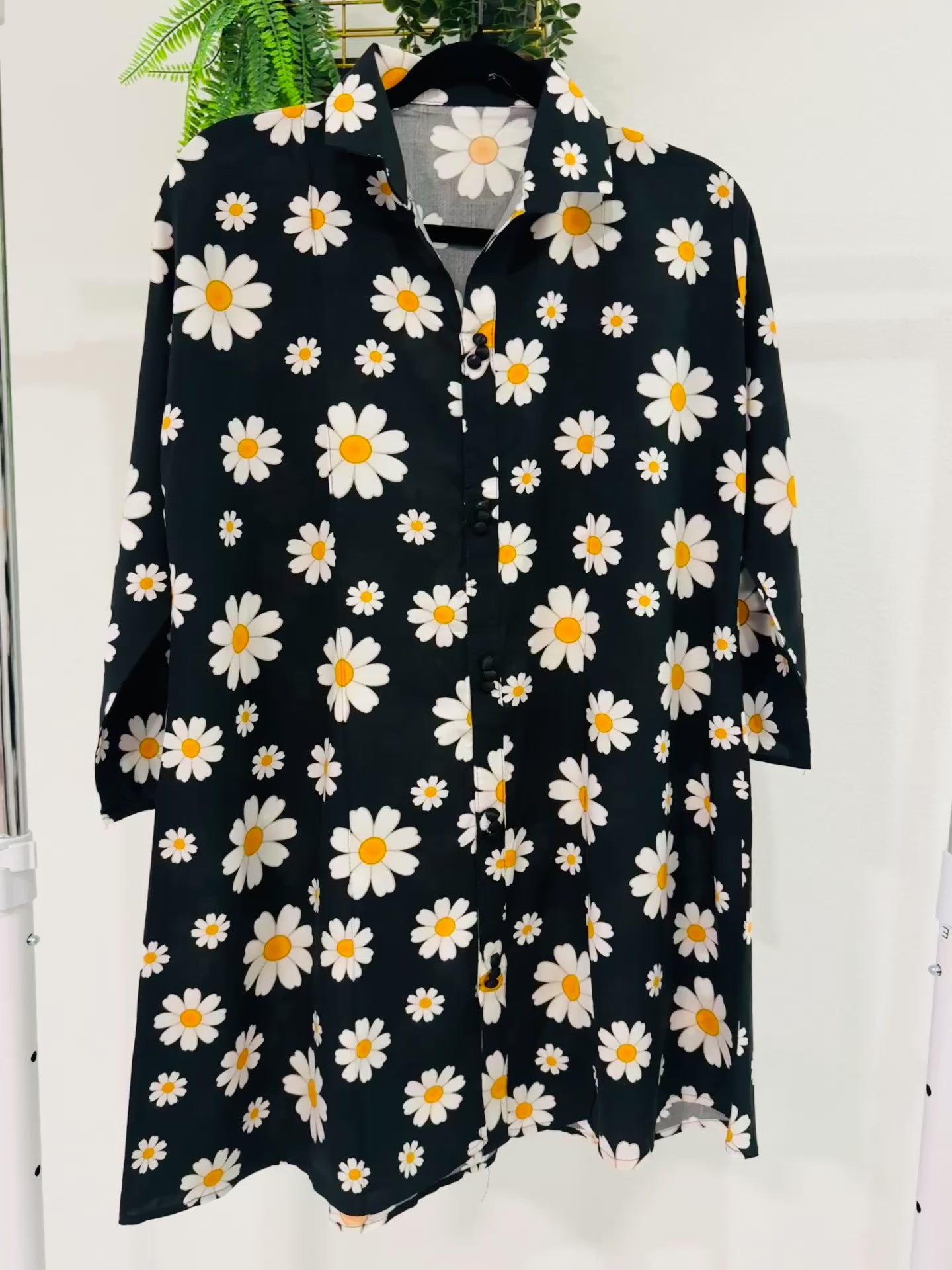 Black Daisy Floral Co-Ord Set – Casual Chic Two-Piece